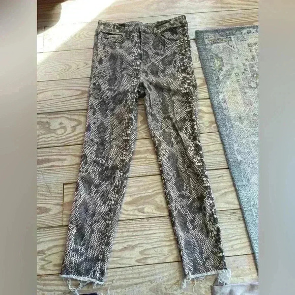 We the free snake print Jeggings size 30 - Picture 3 of 6